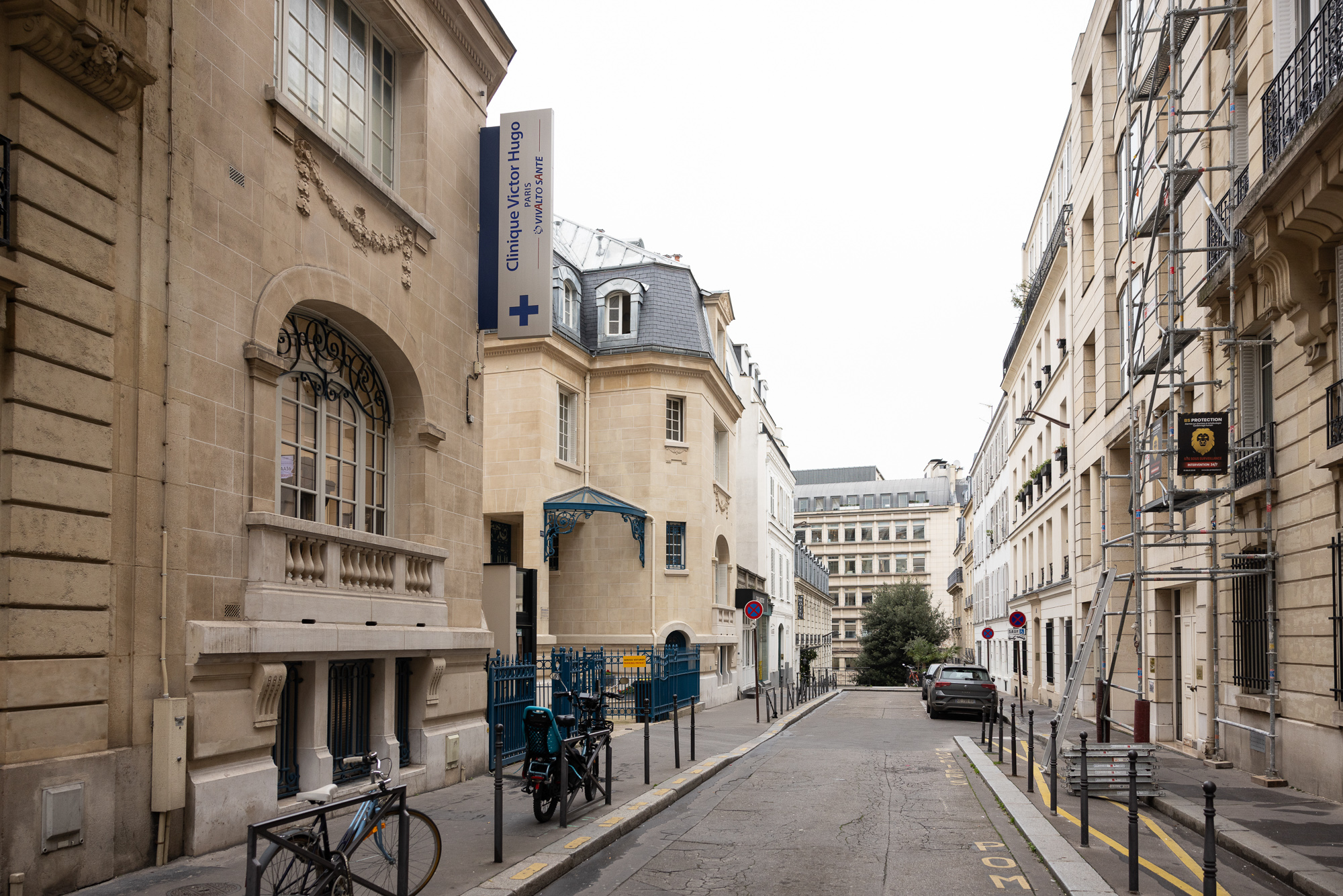  Clinique Victor Hugo  Paris